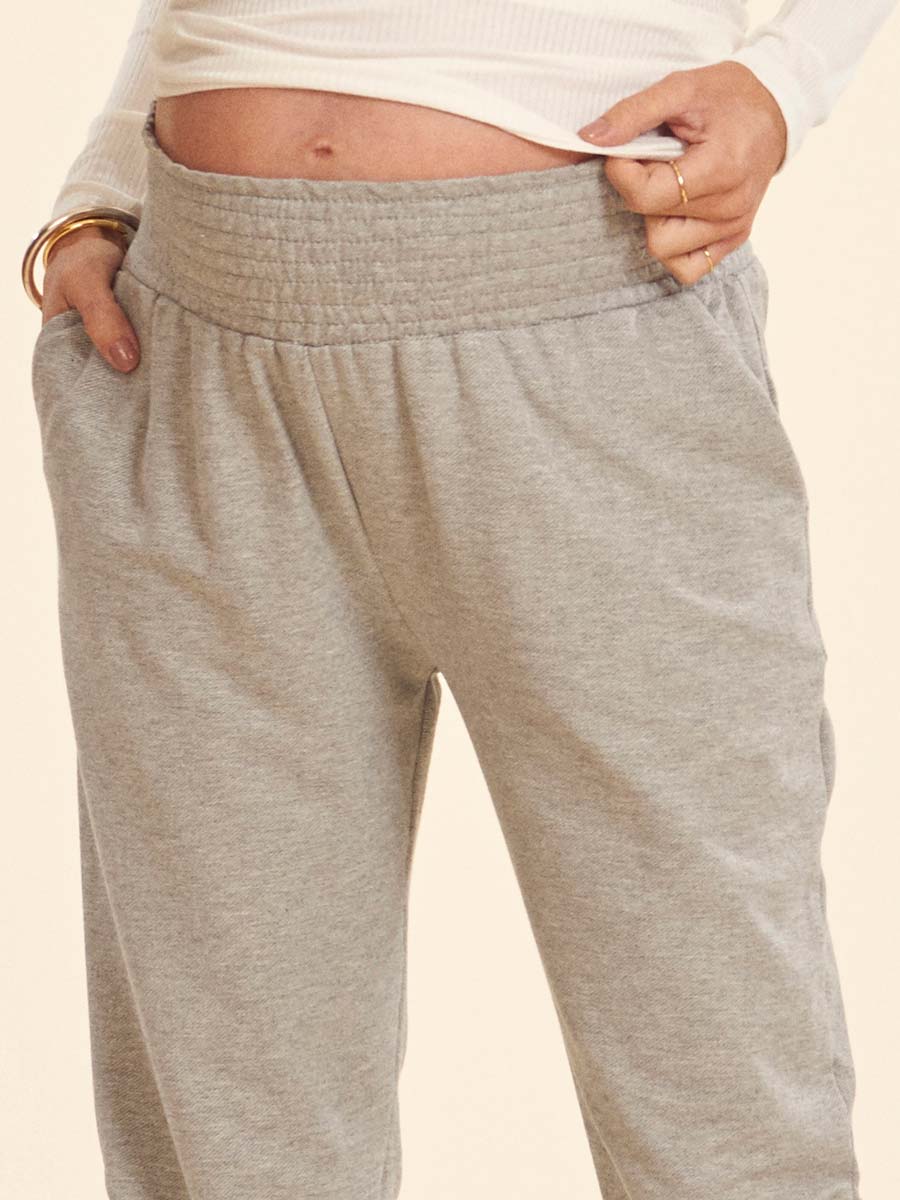 Calça Comfy Moletinho com Ajuste na Barra-Calça-Mammy.b